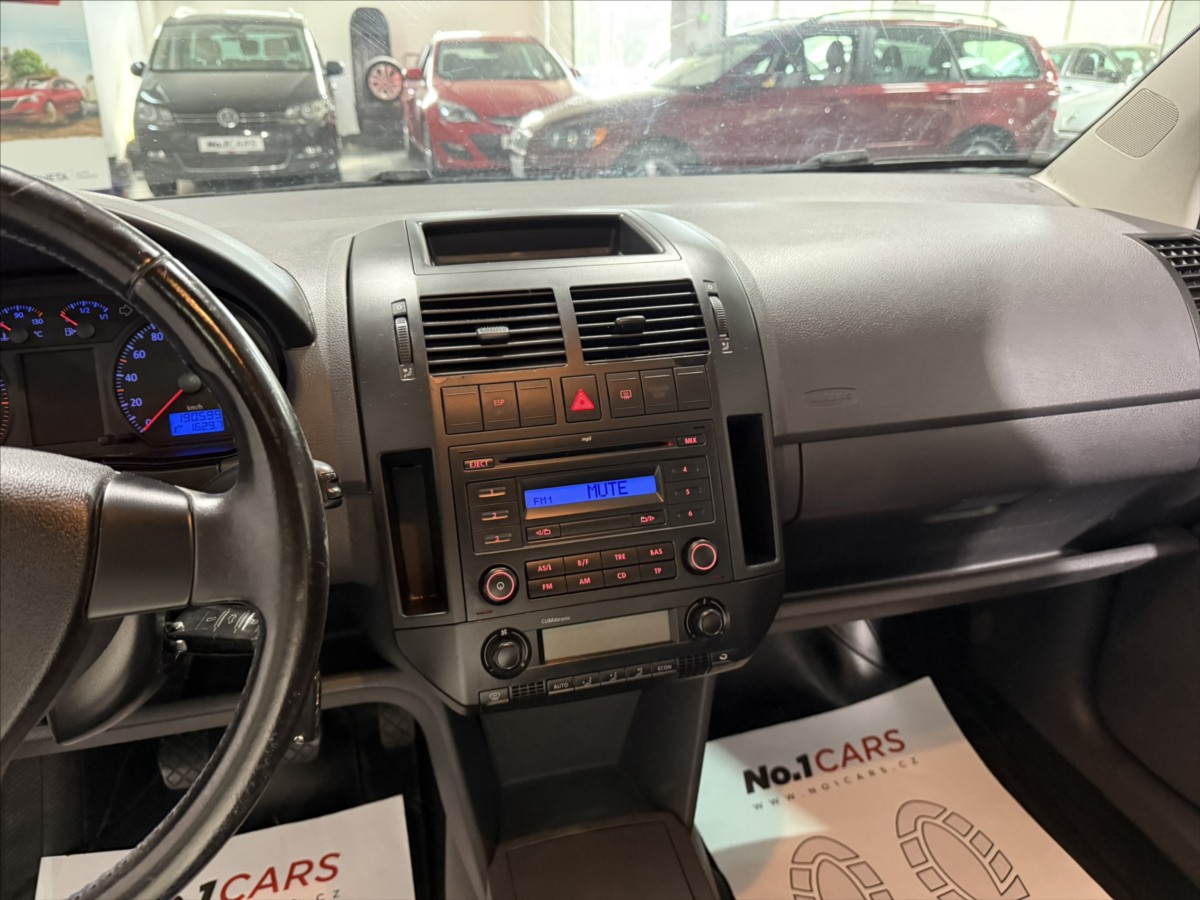 volkswagen-polo-1-2-i-tour-cidla-sibr-alu-stk - 8