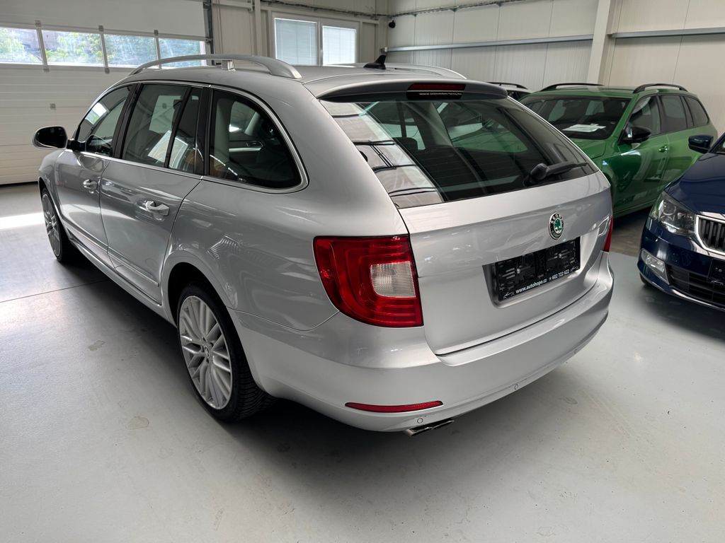 skoda-superb-combi-3-6-fsi-dsg-4x4-elegance - 3