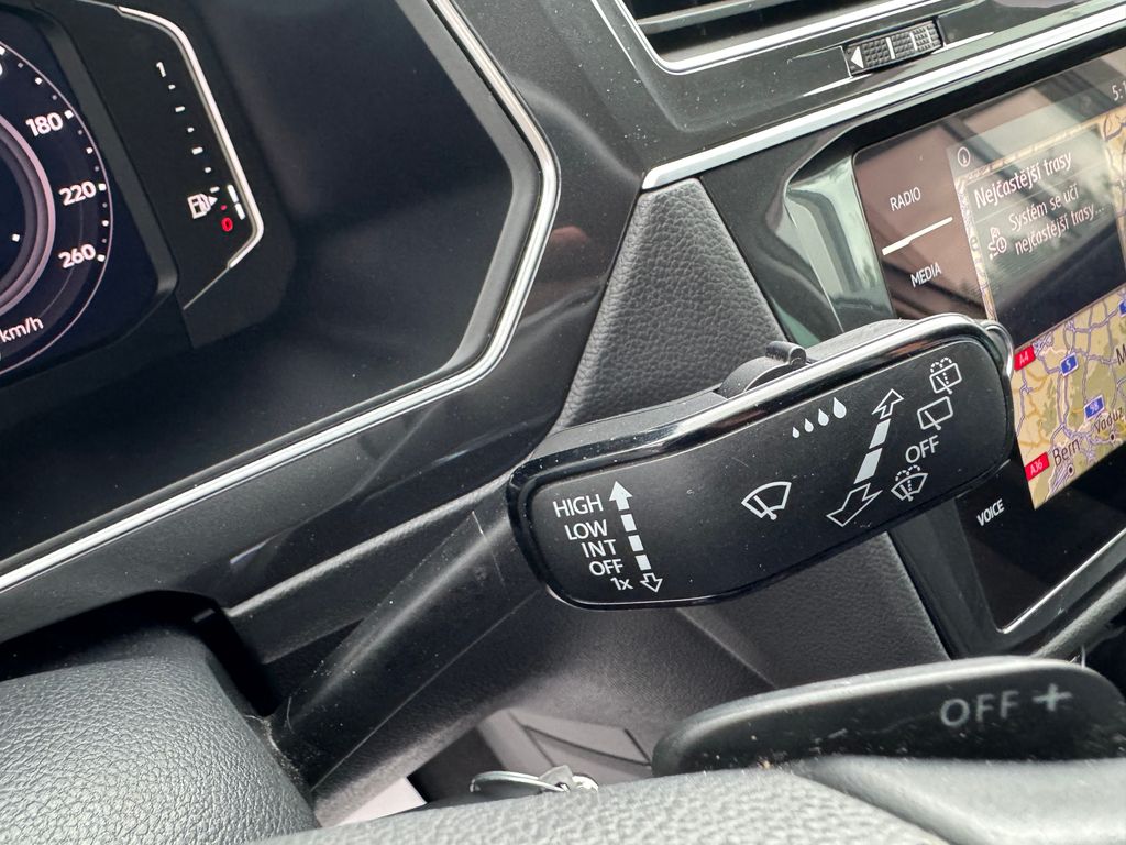 volkswagen-tiguan-2-0-tdi-dsg-r-line - 9