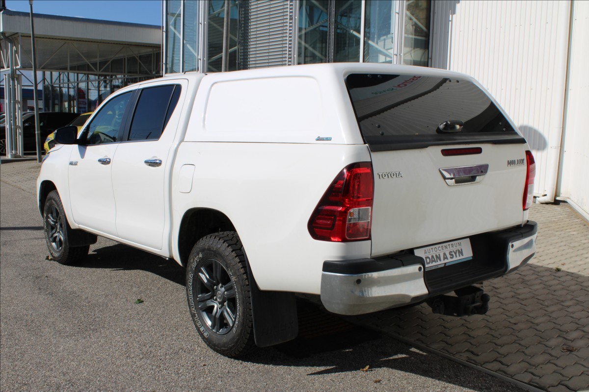 toyota-hilux-2-4-d-4d-150-dc-4x4-1-maj-cz - 3