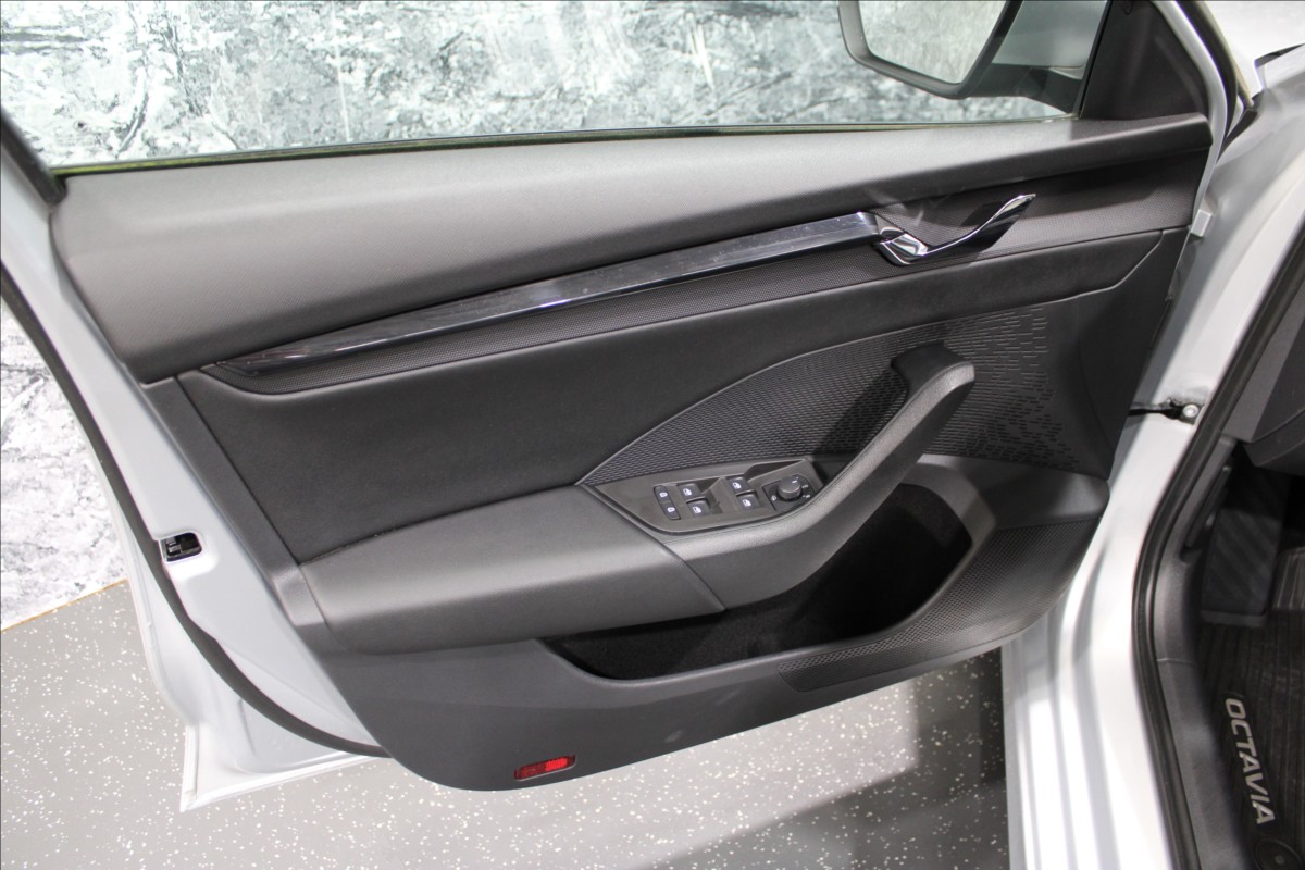 skoda-octavia-2-0-tdi-ambition-1-majitel-cz - 7
