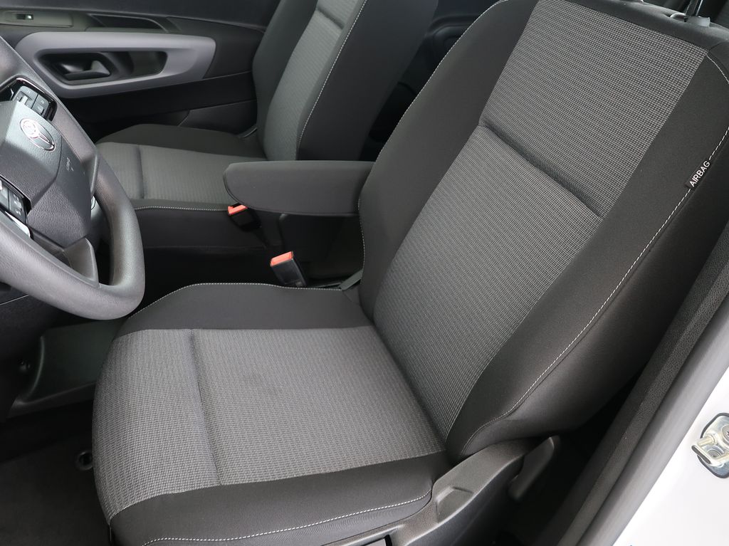toyota-proace-city-verso-1-5-d-4d-long-business-cz-1maj - 8
