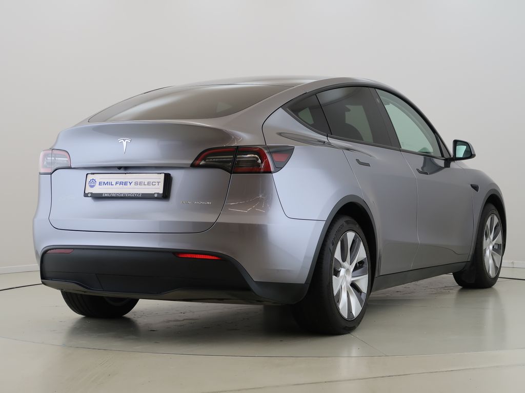 tesla-model-y-long-range-4x4-dual-motor-cz-1maj - 4