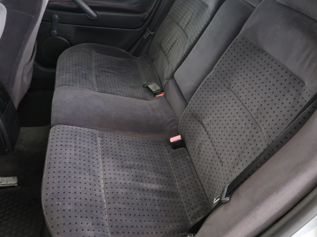 volkswagen-passat-1-9tdi-96kw-automat-bez-stk - 9