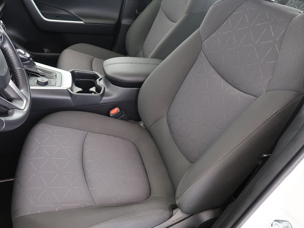 toyota-rav4-2-5hybrid-comfort-4x4-cz-1maj - 8