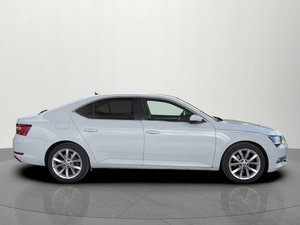 skoda-superb-2-0tdi-style-cr-canton-acc-kam - 4