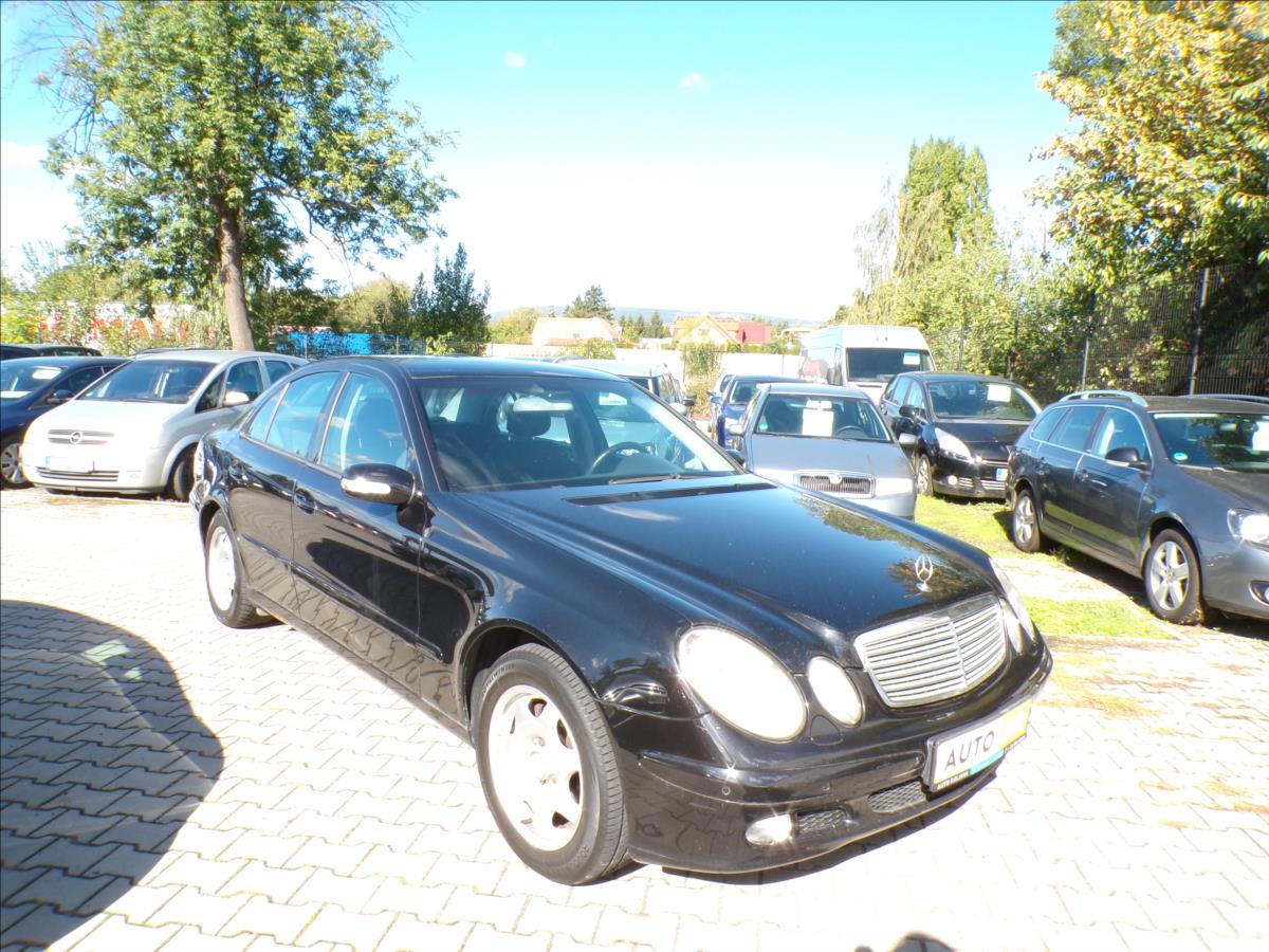 Mercedes-Benz Třídy E 2,7 CDI  TAŽNÉ ZAŘÍZENÍ,AUTOMAT