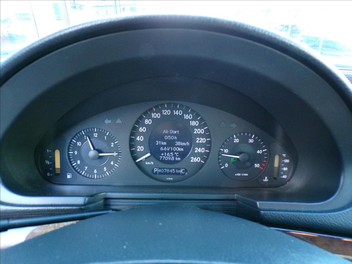 mercedes-benz-tridy-e-2-7-cdi-tazne-zarizeni-automat - 6