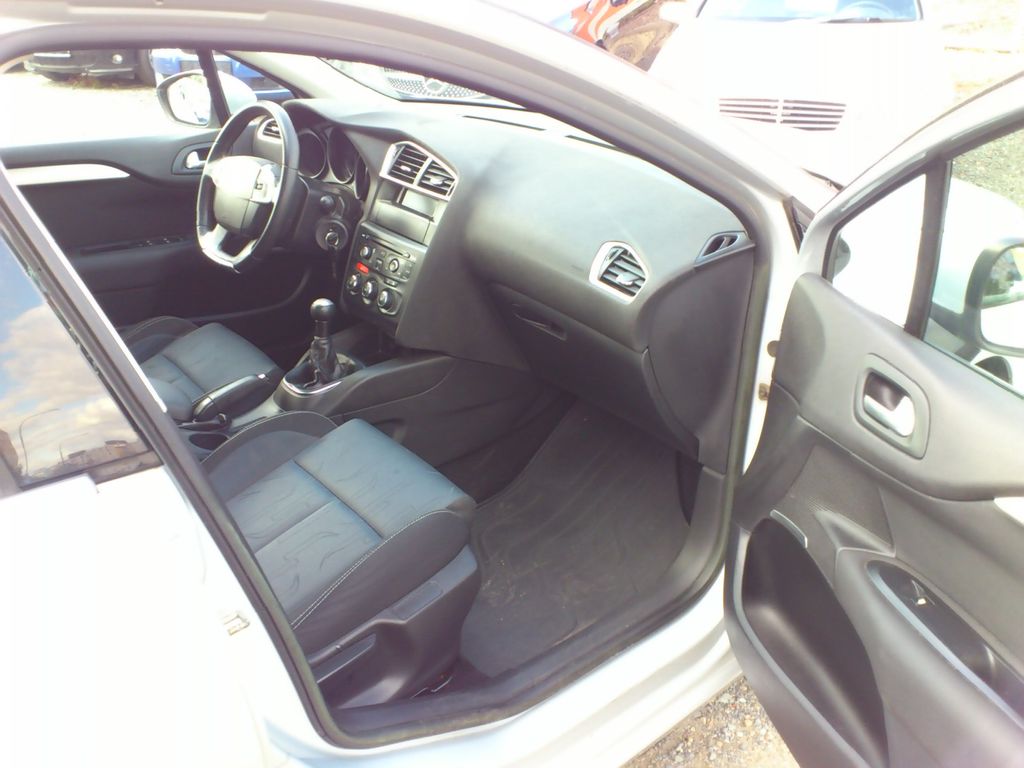 citroen-c4-1-6-hdi-2013 - 9