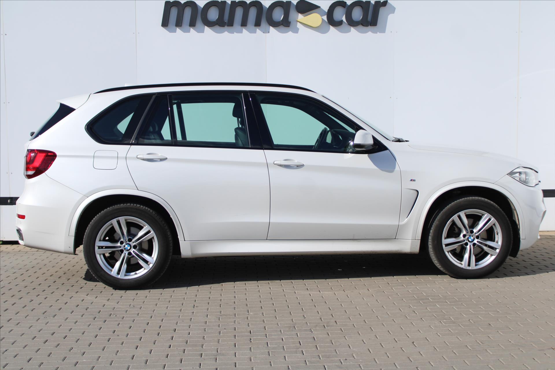 bmw-x5-xdrive-30d-m-paket-navi-cr - 1
