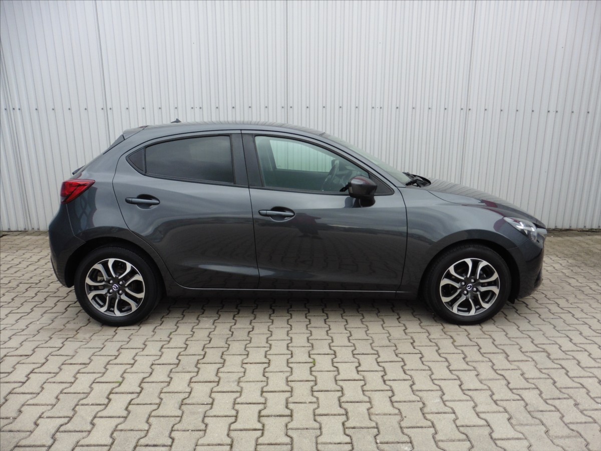 mazda-2-1-5-skyactiv-takumi - 4