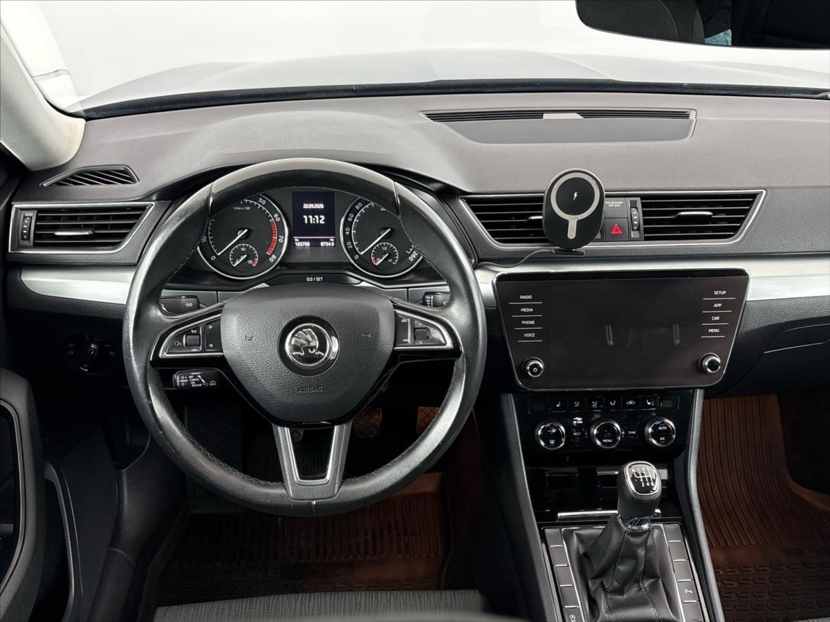 skoda-superb-1-5-tsi-ambition-plus - 4