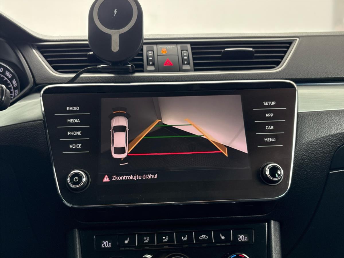 skoda-superb-1-5-tsi-ambition-plus - 9