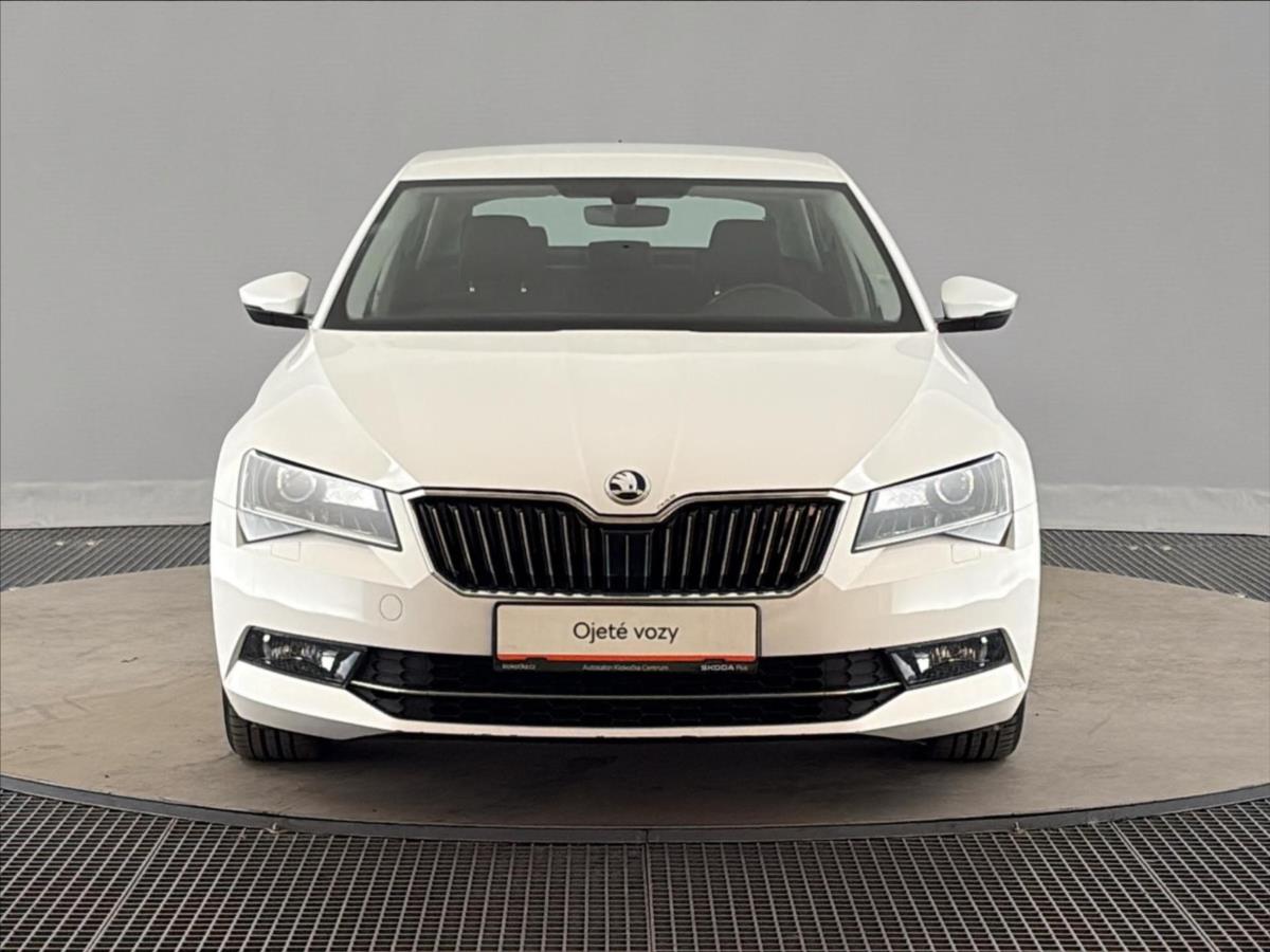 skoda-superb-2-0-tdi-ambition-6dsg - 3