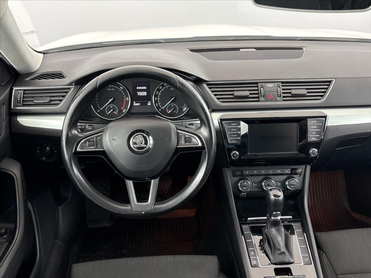 skoda-superb-2-0-tdi-ambition-6dsg - 4
