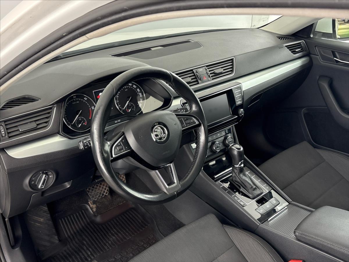 skoda-superb-2-0-tdi-ambition-6dsg - 5