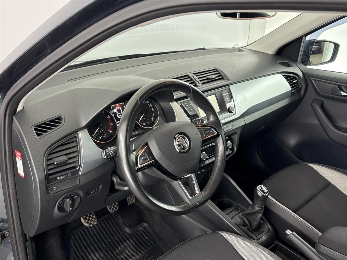 skoda-fabia-1-0-tsi-ambition-plus - 5