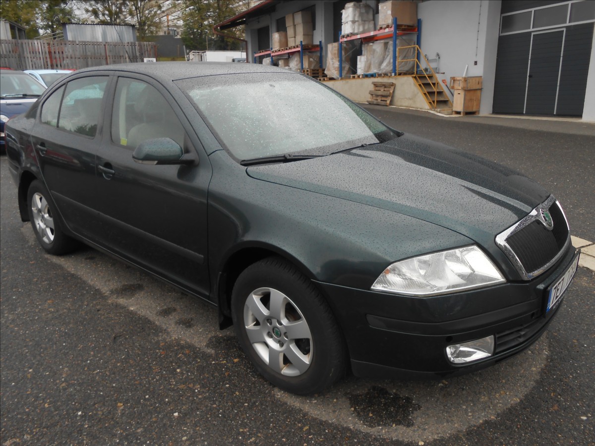 skoda-octavia-1-6-mpi-75kw-elegance - 2