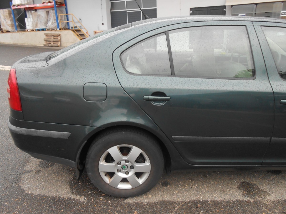 skoda-octavia-1-6-mpi-75kw-elegance - 4