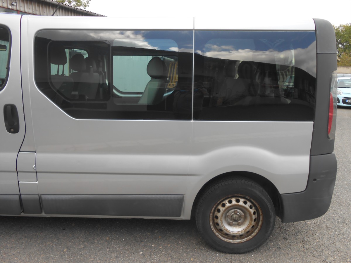 opel-vivaro-1-9-dti-74kw-9mist - 8