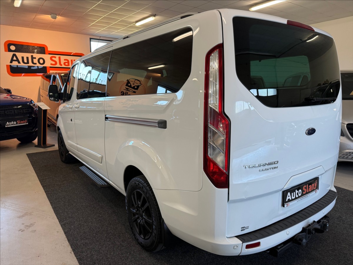 ford-tourneo-custom-2-2-titanium-l2-velky-servis - 4