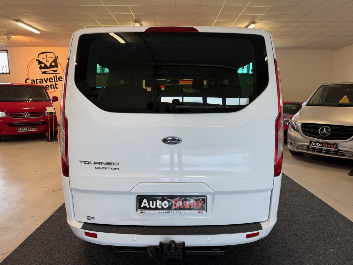 ford-tourneo-custom-2-2-titanium-l2-velky-servis - 7