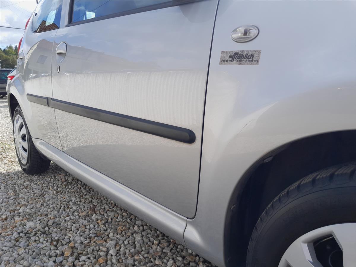 peugeot-107-1-0i-50kw-automat - 9