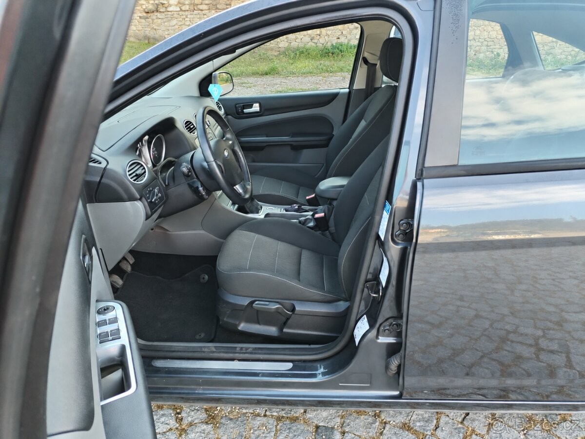 ford-focus-1-8-benzin-92-kw-rok-2010 - 6
