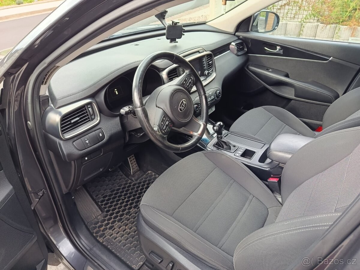 kia-sorento-2-2-tdi - 6