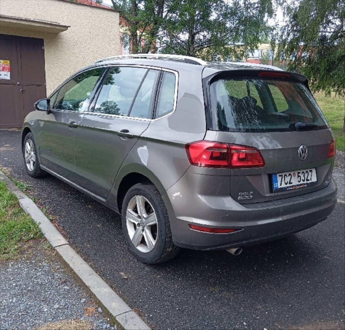 volkswagen-golf-sportsvan-1-6-tdi-81kw-highline-cr - 5