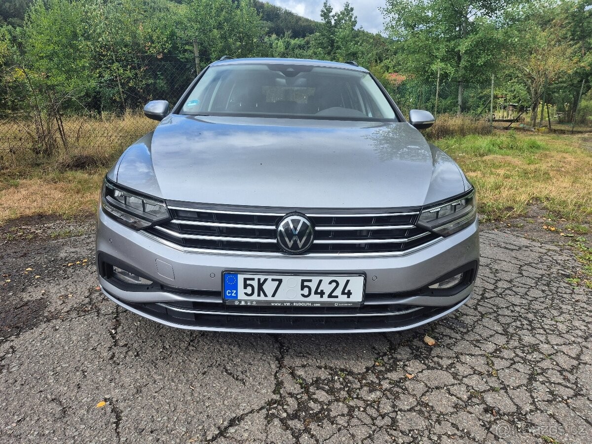 Volkswagen Passat 2,0   110KW r 2022 Business, manuál