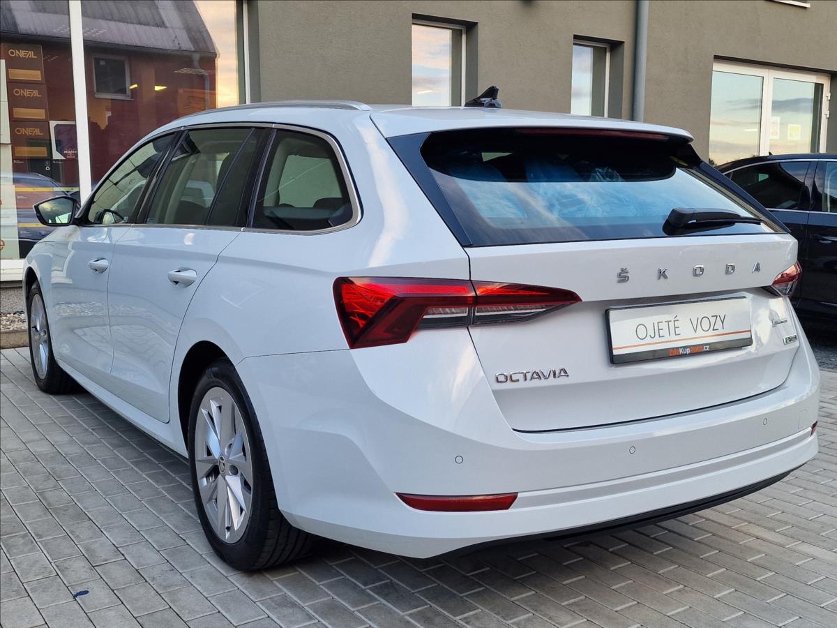 skoda-octavia-1-5tsi-g-tec-96kw-dsg-style-cr - 7