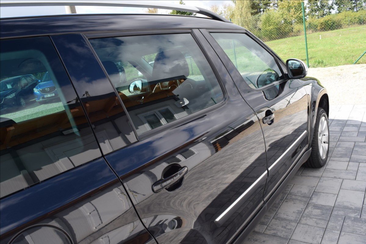 skoda-yeti-2-0-tdi-110kw-4x4-tazne-xenony - 6