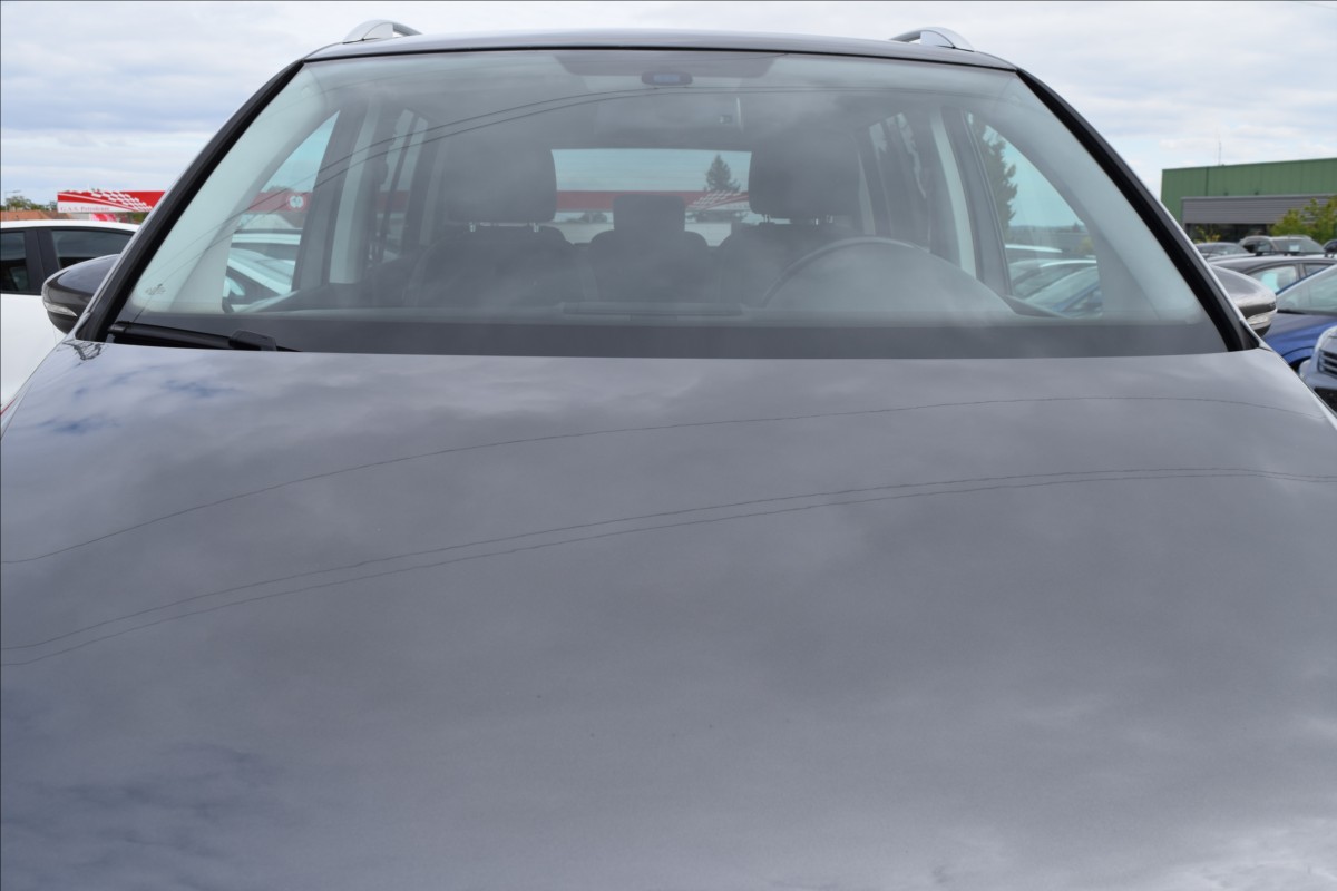 volkswagen-touran-1-6-tdi-77kw-bixenon-tazne - 2