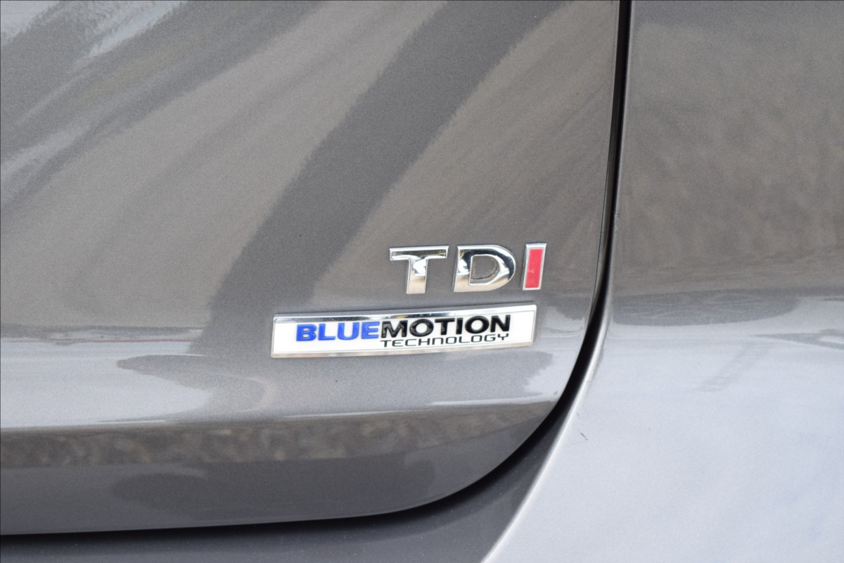 volkswagen-touran-1-6-tdi-77kw-bixenon-tazne - 8