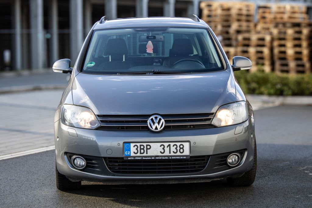 volkswagen-golf-plus - 1