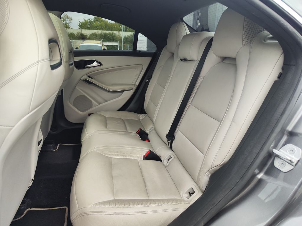 mercedes-benz-cla-cla200-130kw-amg-line-at - 9