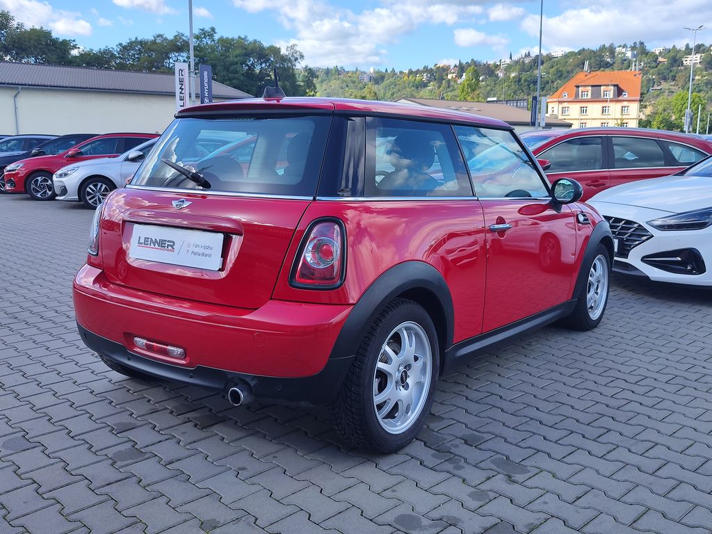 mini-cooper-1-6-90kw-pano-navi - 4