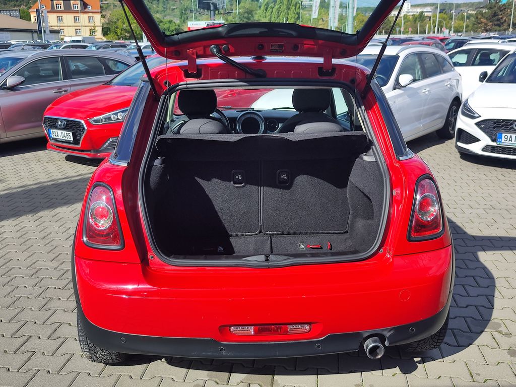 mini-cooper-1-6-90kw-pano-navi - 8
