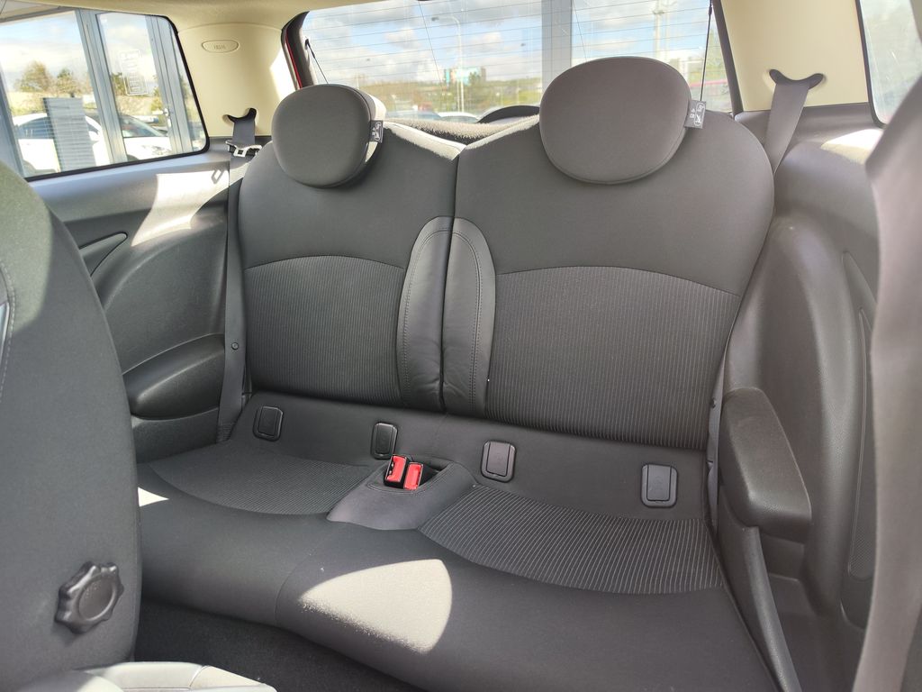mini-cooper-1-6-90kw-pano-navi - 9