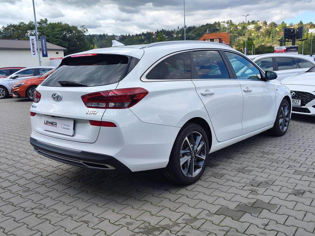 hyundai-i30-1-5-t-gdi-117kw-style-premium - 4