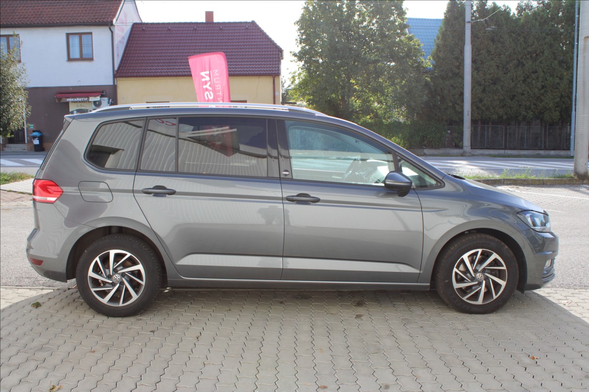 volkswagen-touran-1-2-tsi-sound-1-majitel - 2