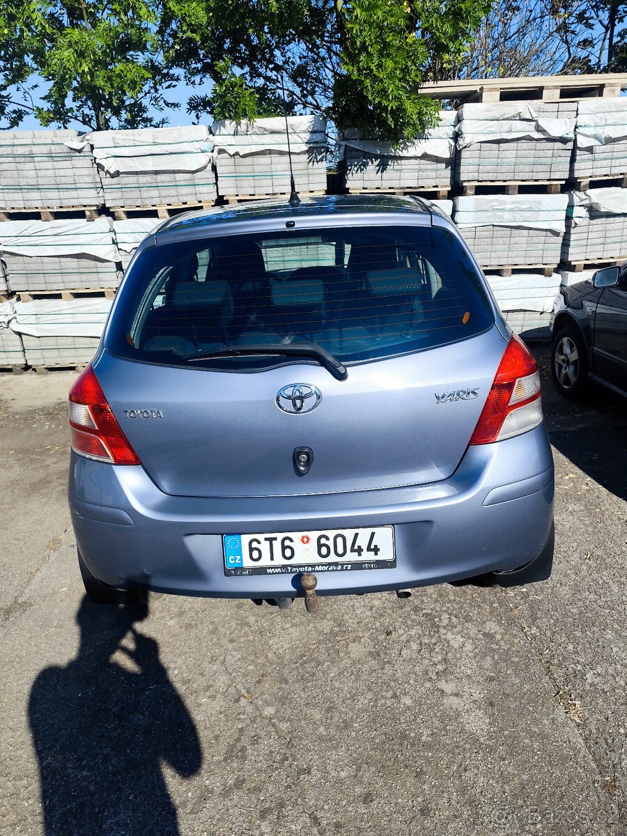 toyota-yaris-2010 - 7