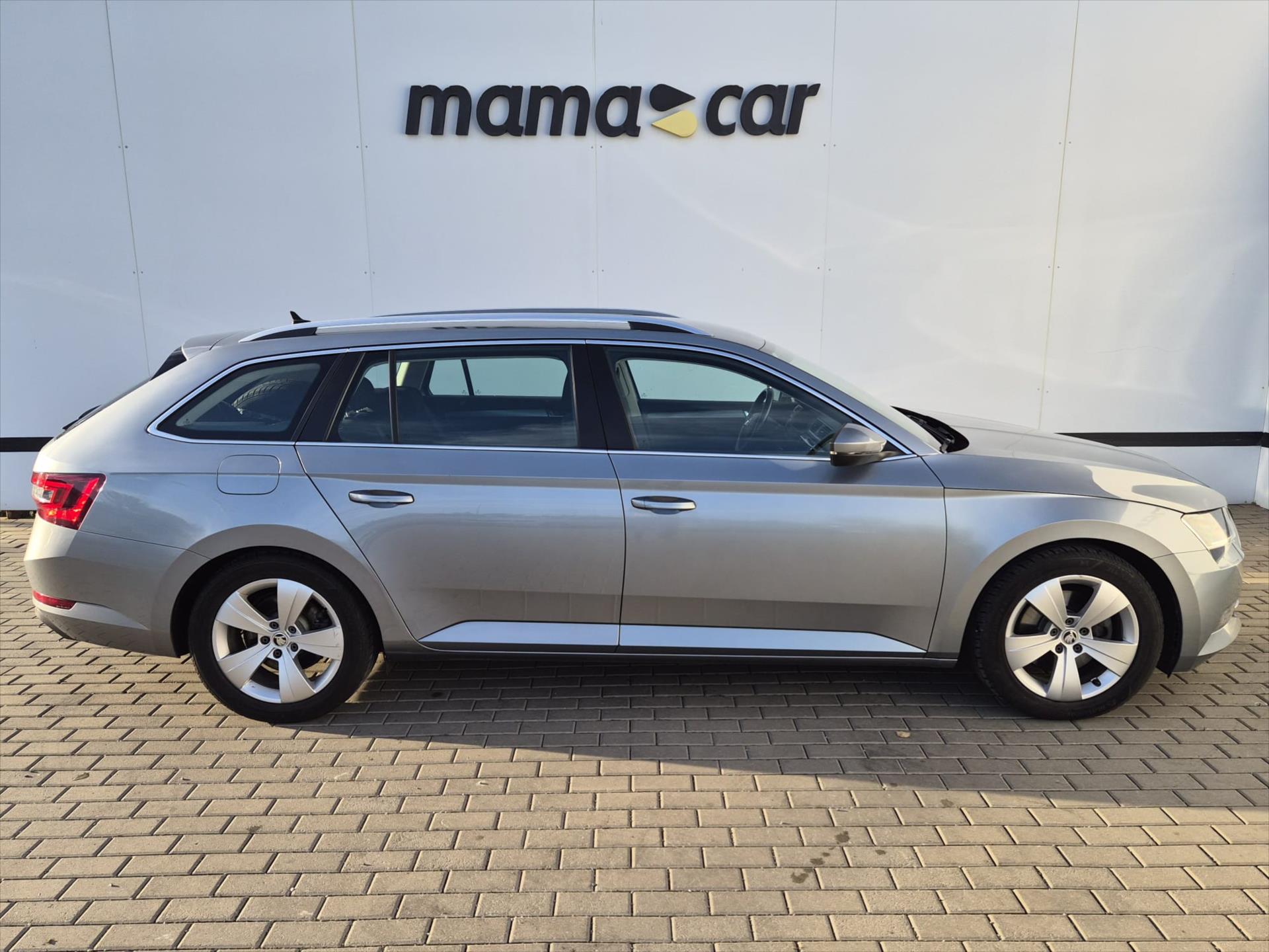 skoda-superb-2-0tdi-dsg-style-navi-cr - 1
