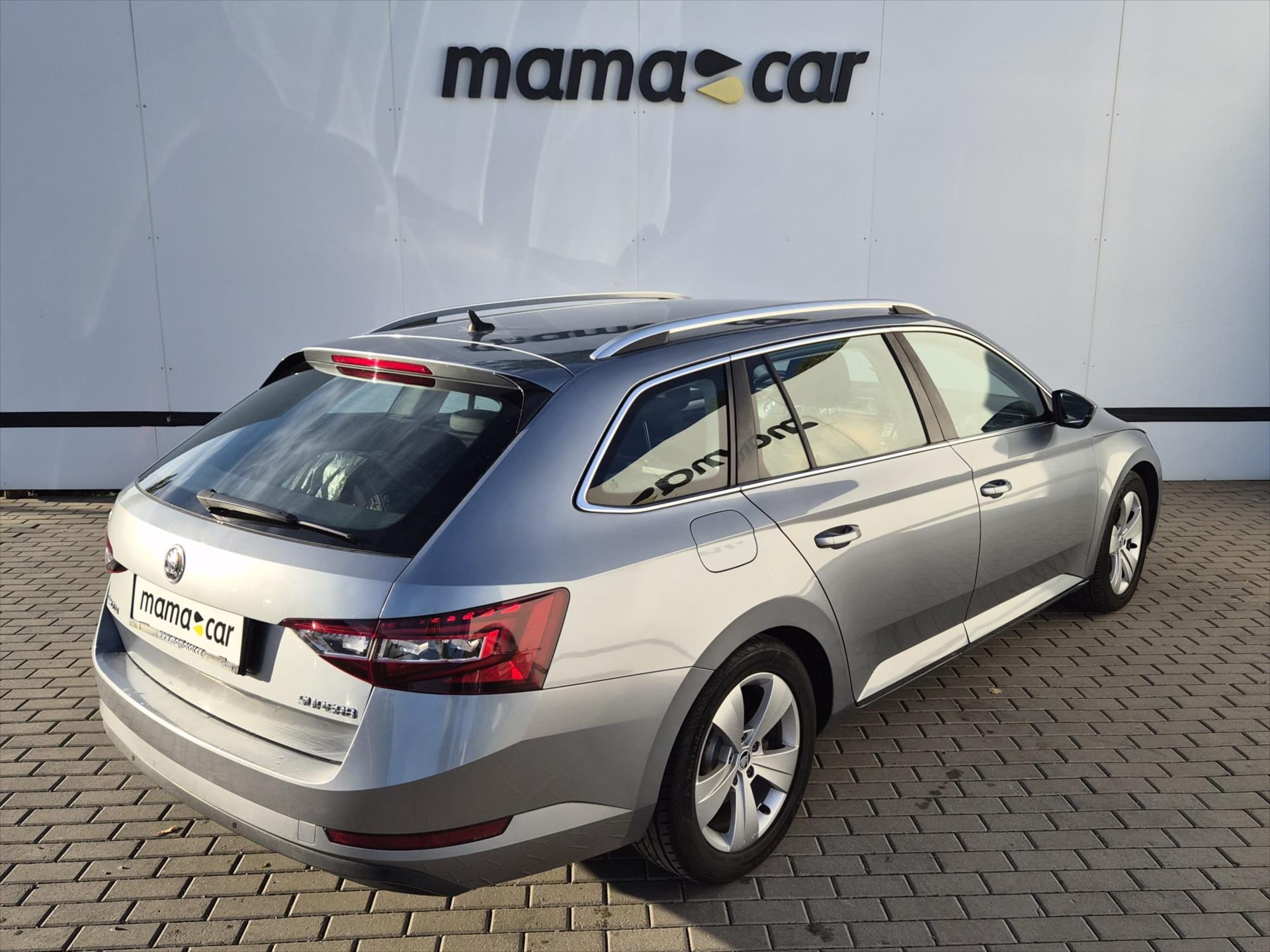 skoda-superb-2-0tdi-dsg-style-navi-cr - 2
