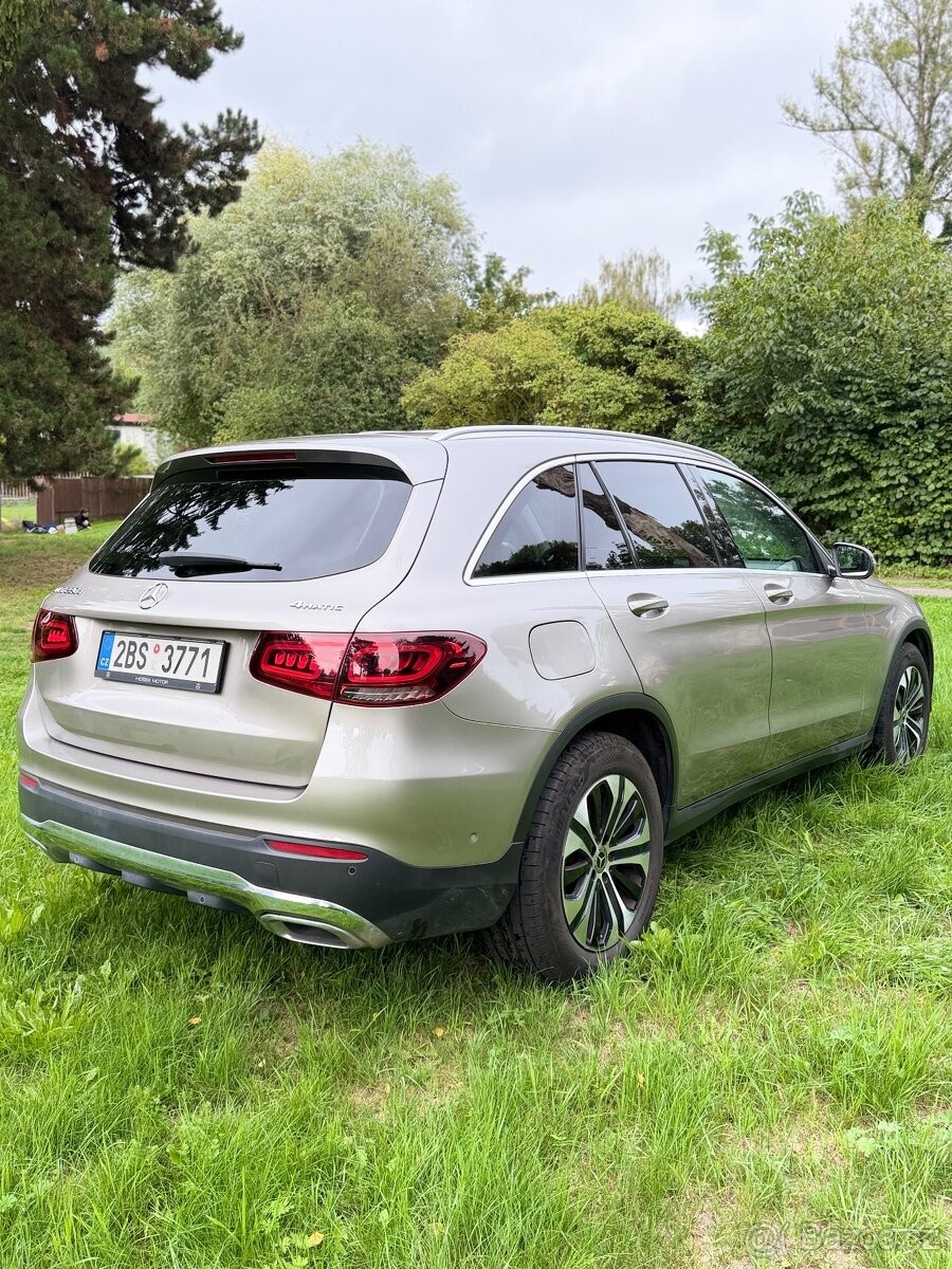 mercedes-benz-glc-2-0-220-d-4matic-2022 - 1