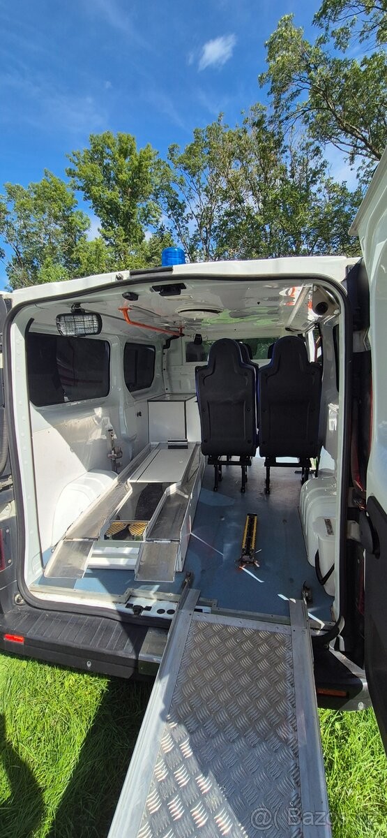 renault-trafic-1-6-sanitni-vuz - 8