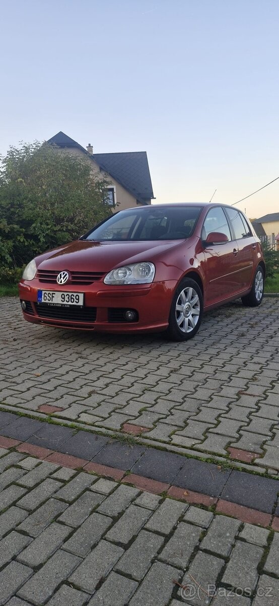 Volkswagen Golf 1,6   benzín United výbava