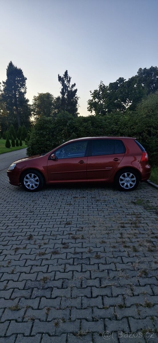 volkswagen-golf-1-6-benzin-united-vybava - 3