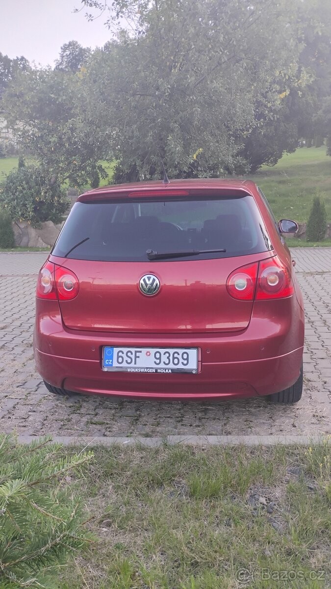 volkswagen-golf-1-6-benzin-united-vybava - 9